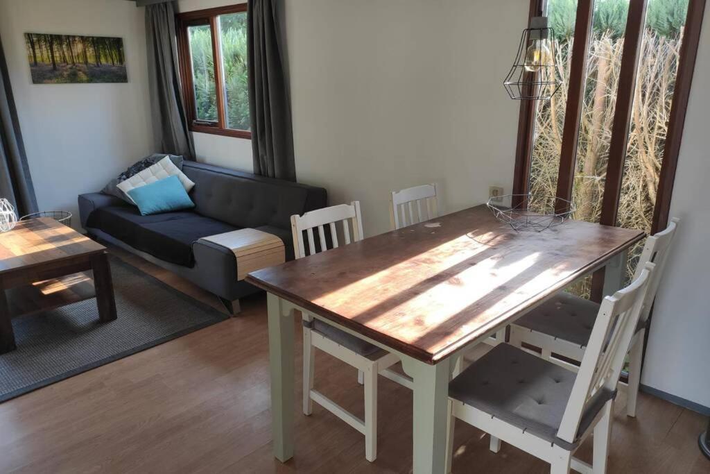 Вилла Een Gezellige Chalet Met Zonnige Buitenruimte Op De Veluwe! Пюттен Экстерьер фото
