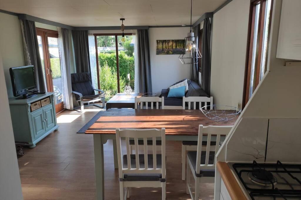 Вилла Een Gezellige Chalet Met Zonnige Buitenruimte Op De Veluwe! Пюттен Экстерьер фото