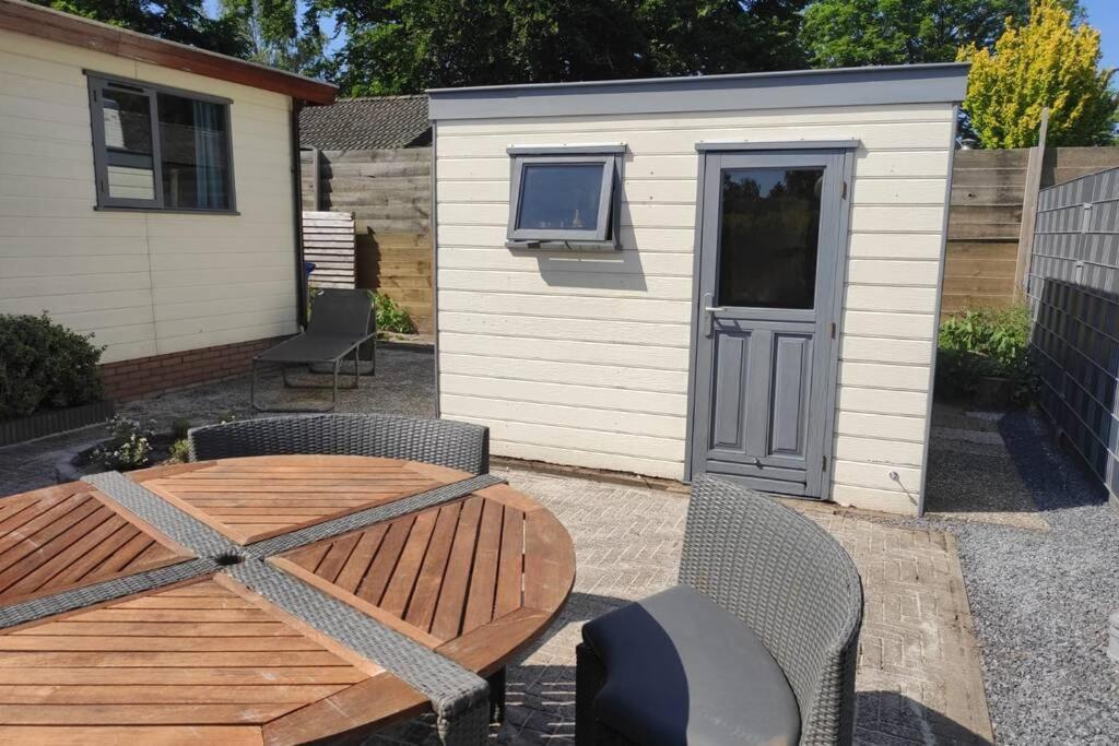 Вилла Een Gezellige Chalet Met Zonnige Buitenruimte Op De Veluwe! Пюттен Экстерьер фото